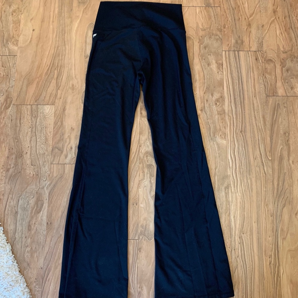 Fabletics Pureluxe Ultra High-Waisted Black Yoga Pants/Flare Leggings